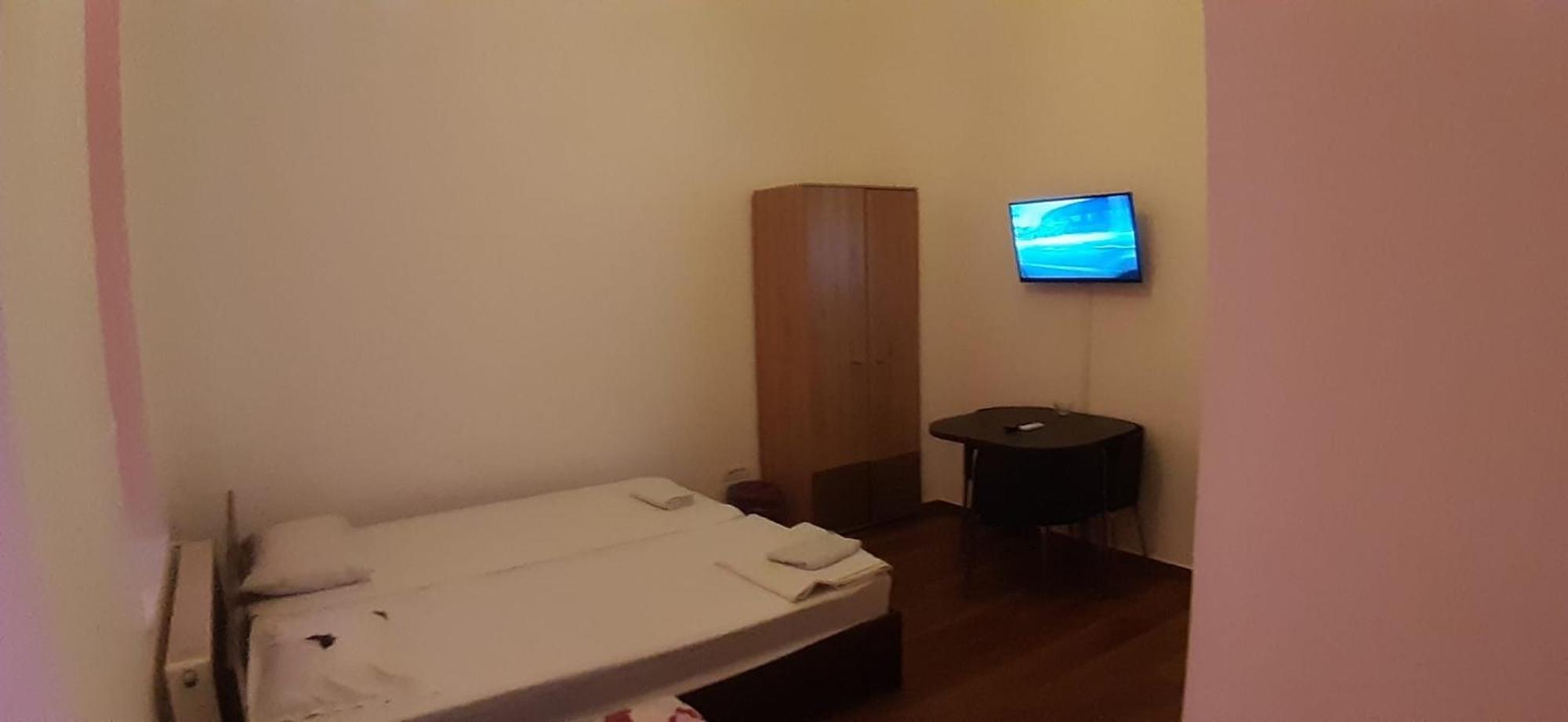 Happyrooms Piata Romana Bucharest Exterior photo