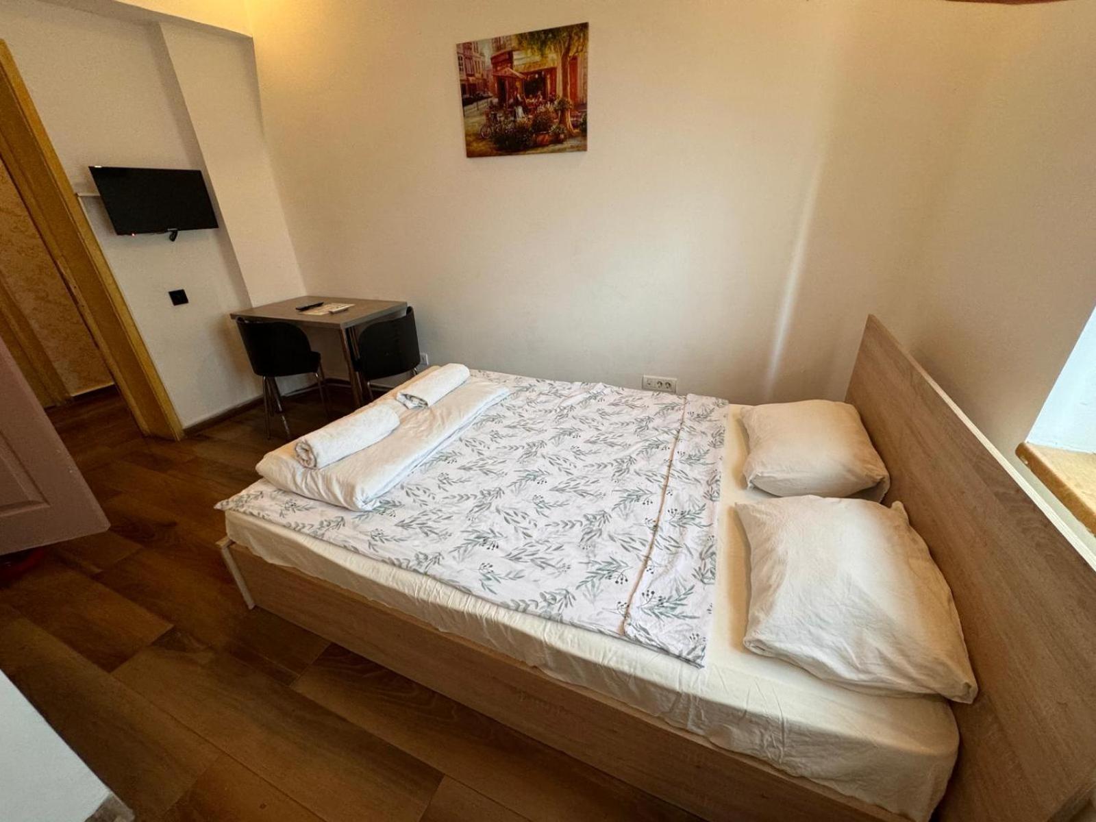 Happyrooms Piata Romana Bucharest Exterior photo
